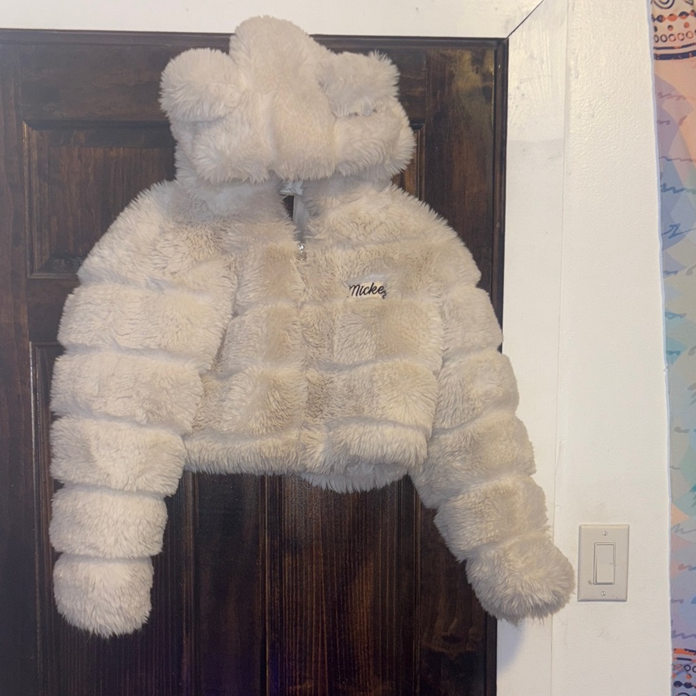 Forever 21 womens Cream Faux Fur Puffer Jacket